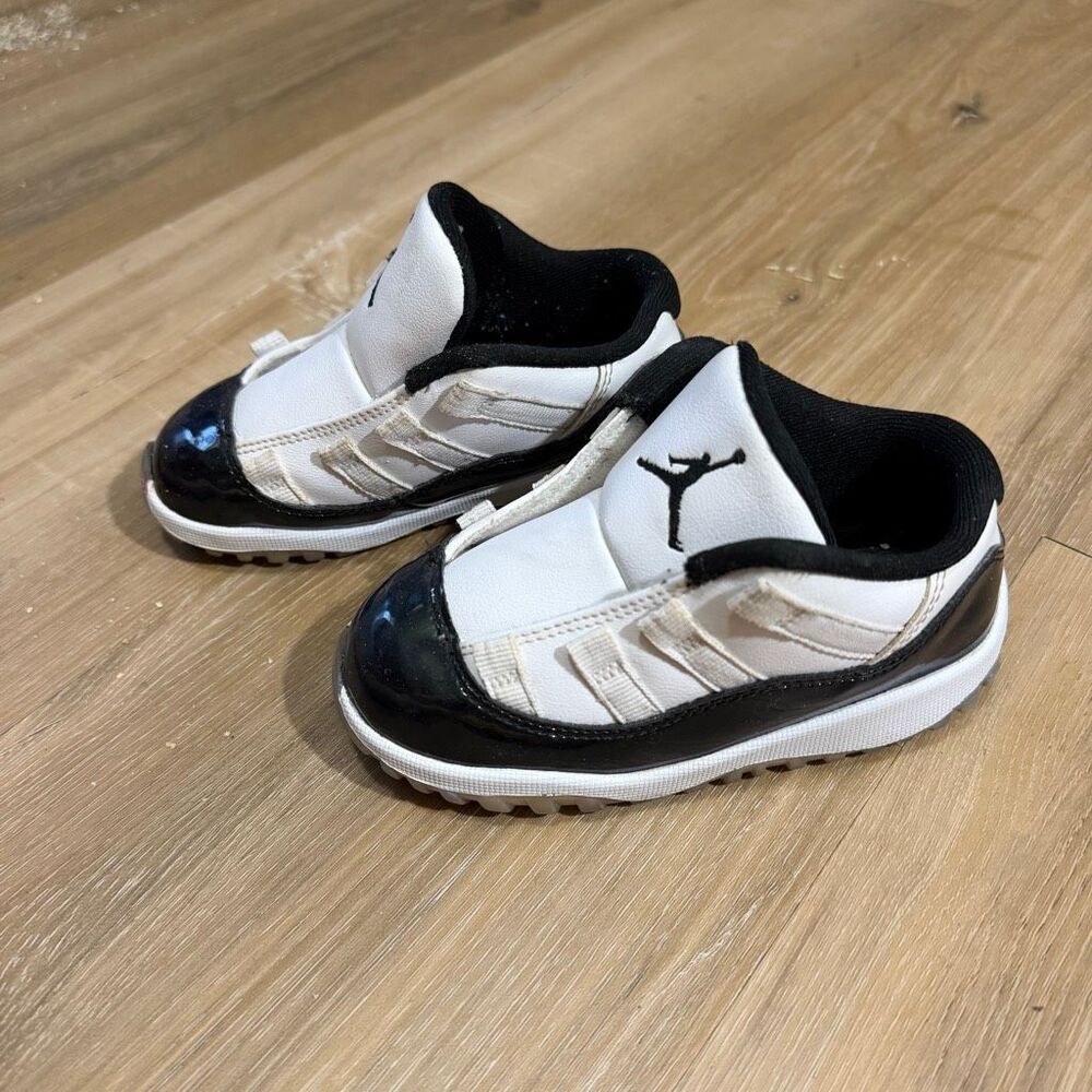 Air Jordan 11 Retro Toddler Sz 8C Sneaker No Box Black White Throwback Shoes